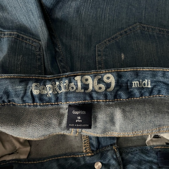 GAP Girls Plus Size Distressed Jean Shorts Size 16 Plus - Picture 5 of 7